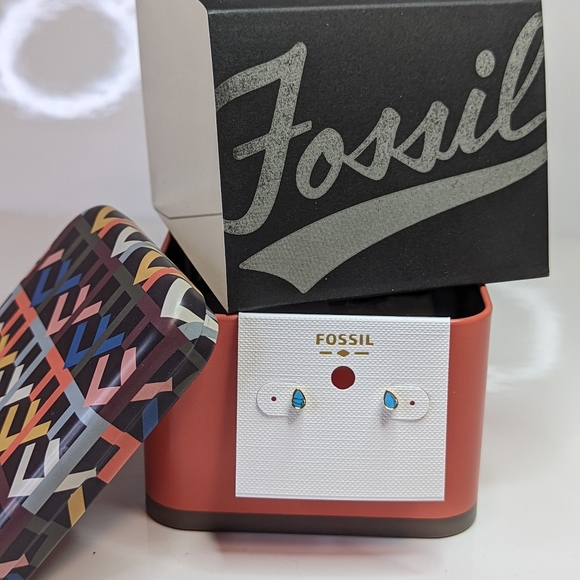 Fossil Tranquil Summer Turquoise Blue Stud Earrings - Picture 4 of 5